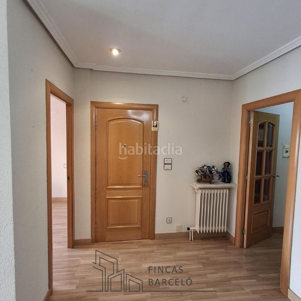 Foto 8ac7fe8f-1598-4b25-ae0b-eb9792ffb31d. Piso en Plaza de Toros Zaragoza