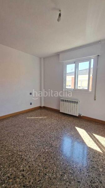 Foto d4b1d804-0682-4d1e-933d-907c1ead5bb3. Zweistöckige wohnung in Valdefierro Zaragoza