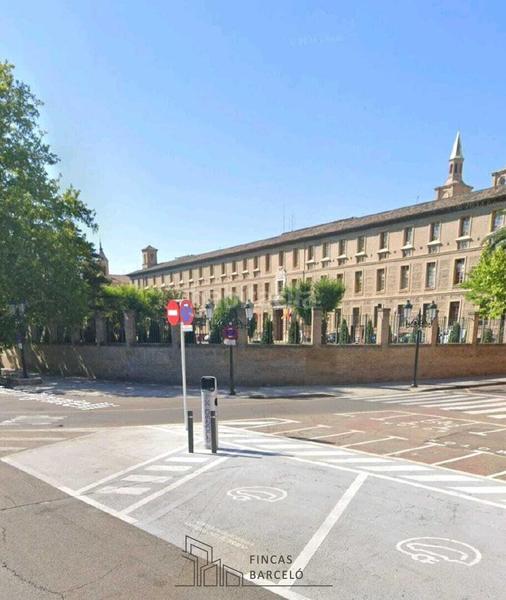 Foto dbd00af8-d7bd-4278-b6b3-faf9a5f60d91. Aparcament cotxe a Plaza de Toros Zaragoza