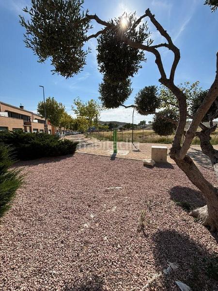 Foto 30e82b9a-9697-463d-8767-5378bdba6335. Maison jumelée dans Cuarte de Huerva