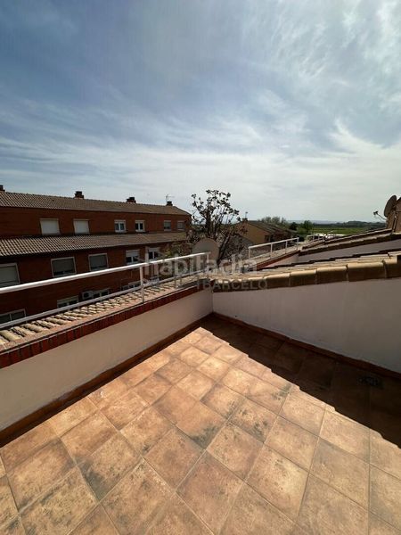 Foto b7d40c49-bcda-49d1-96ae-4c4074c00587. Casa adosada en San Juan de Mozarrifar Zaragoza