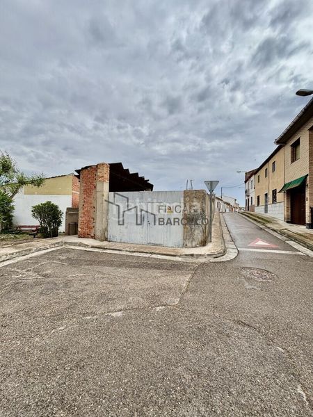 Foto 12439df3-4777-497f-98fb-4a861d1fadc6. Casa adossada a Alagón