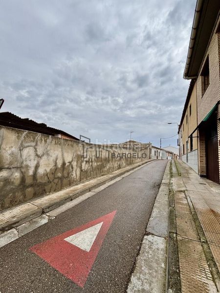Foto a5647503-4e12-43a3-9ab3-63c124113cb7. Casa adossada a Alagón