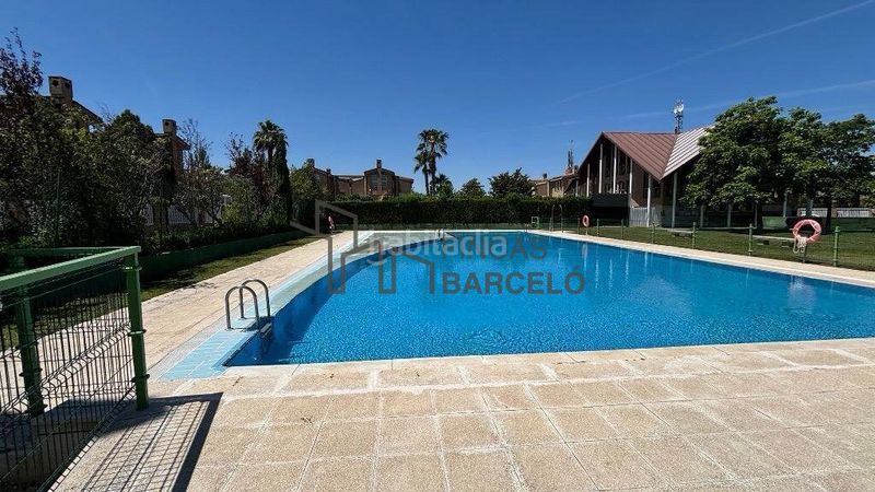 Foto 383ae06a-81f8-47fa-bf7b-6f73cdbc4d37. Casa adossada a Casablanca Zaragoza