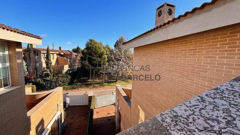 Foto 6282763c-6af6-4c0d-a28b-e14dcbffe00a. Casa adossada a Casablanca Zaragoza