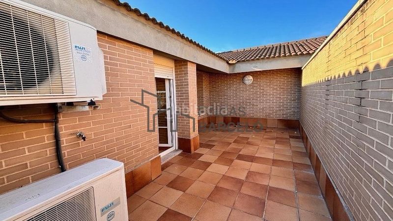 Foto 6e1dce97-2421-4fb5-afe4-bc1987b889f2. Casa adossada a Casablanca Zaragoza