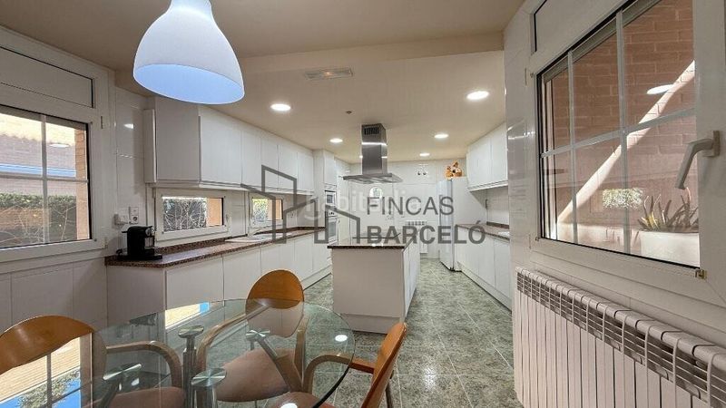 Foto d1402084-ca23-4321-a90f-882f15d53f7a. Casa adossada a Casablanca Zaragoza