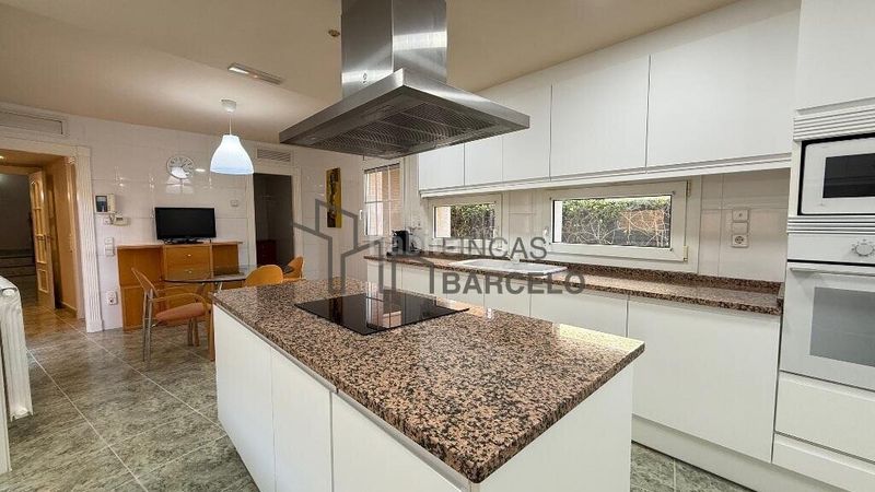Foto f4fd223f-b545-4a86-bb1f-68d55bd8cf84. Casa adossada a Casablanca Zaragoza
