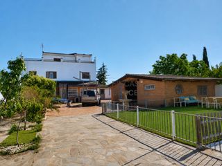Chalet in San Mateo de Gállego