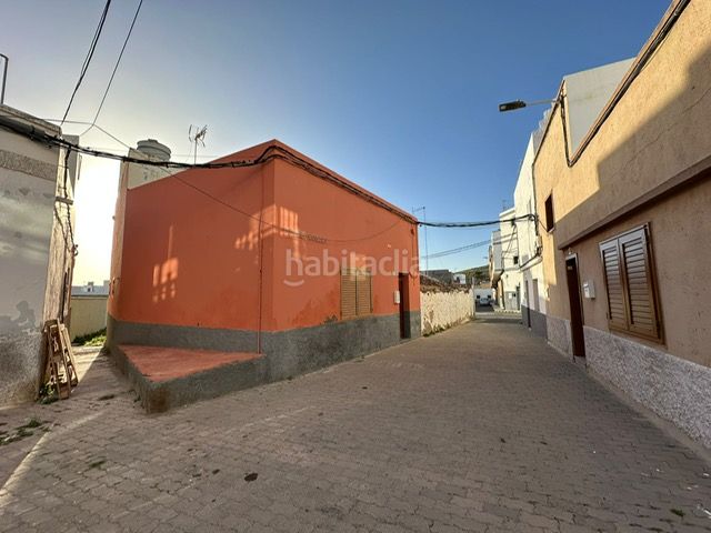 Foto 292d2d94-7b9d-46c5-93ac-6fd78f035064. Casa adossada a Carrizal Ingenio