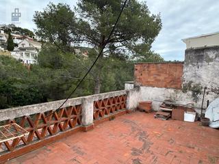Casa  N/a. Maravillosa casa plurifamiliar en el centro de vallirana