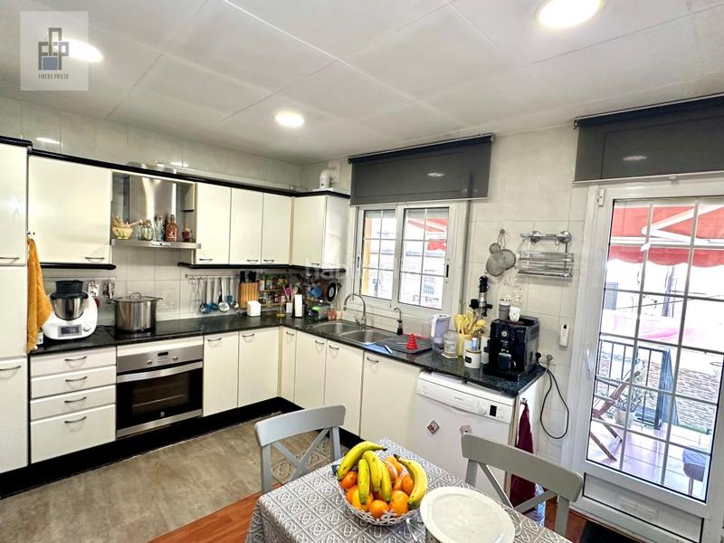 Foto 120c82a2-00b8-4f76-b624-8827a2c03667. Casa amb aparcament a Centre Sant Boi de Llobregat
