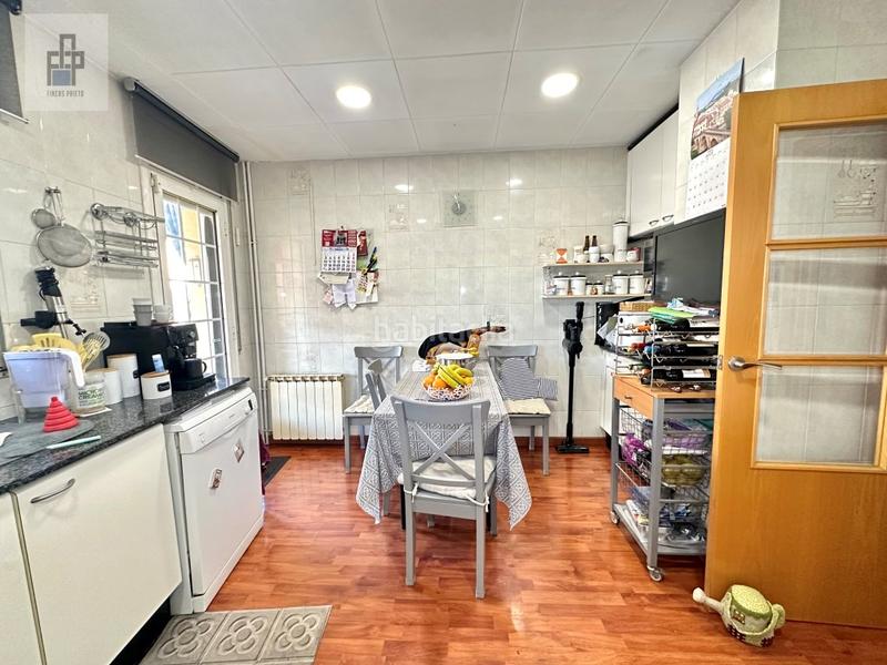 Foto 9f63066c-0e96-4e50-b710-2357feec92da. Casa amb aparcament a Centre Sant Boi de Llobregat