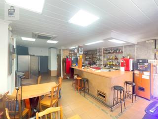 Local Comercial  N/a. Local comercial en funcionamiento con historia y clientela conso