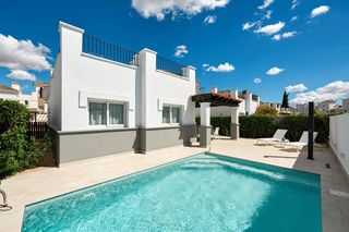 Xalet  Urbanizacion esturion - la torre. Villa independiente a estrenar con piscina privada en la torre g