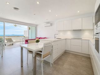 Pis  Urbanizacion soling ii-p z-3 (manga). Exclusivo apartamento en primera línea del mar menor