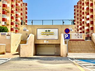 Autoparkplatz  Calle poligono g - manga. Plaza de aparcamiento en km 14 gran vía de la manga