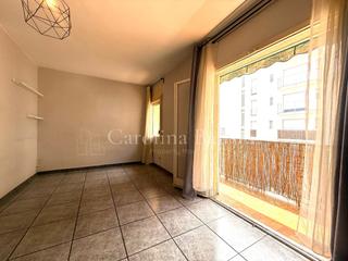 Appartement  N/a. Luminoso piso de 3 habitaciones con gran balcón en zona tranquil