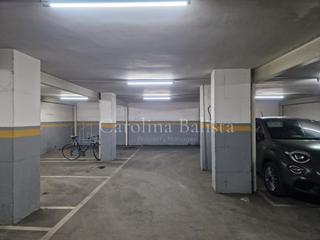 Car parking  N/a. Plaza de parking coche mediano puerta automatica