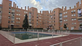 Zweistöckige Wohnung in Santa María de Benquerencia. Piso dúplex de 4 dormitorios con piscina, garaje y trastero en s