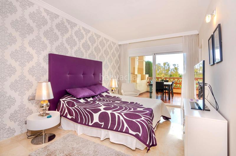 Foto f63de925-ffe9-426e-a106-c321e9f94af7. Lloguer apartament amb aparcament piscina a Benatalaya Estepona