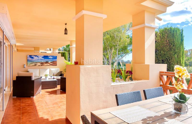 Foto b00907f9-fb56-4c70-ac78-f9ba43791001. Location appartement avec parking piscine dans Benatalaya Estepona