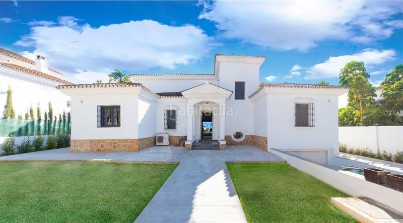 Foto 2fc7d4a9-353f-4125-9283-5ce8a9b0a1ec. Lloguer casa amb aparcament piscina a Las Brisas Marbella