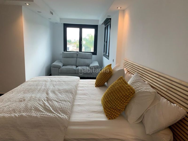 Foto c490d594-b740-4738-a730-d4005cfa4331. Lloguer casa amb aparcament piscina a Las Brisas Marbella