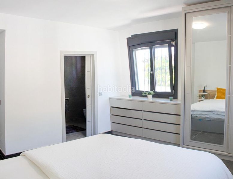 Foto de3222ee-0f4e-4aac-b98b-bc5822b78e9c. Lloguer casa amb aparcament piscina a Las Brisas Marbella