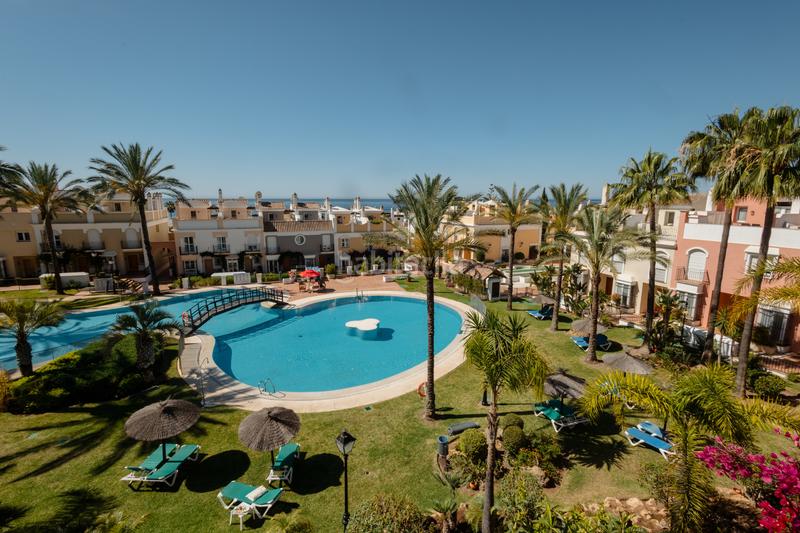 Foto 3a27717f-0ab2-403c-ae9d-68401707ad5b. Affitto casa a schiera con parcheggio piscina in bahía de Marbella Marbella