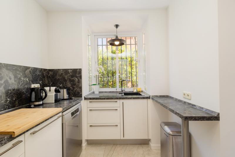 Foto 4e09fcbd-a2b9-4d2f-8f9d-b7c0d519b18b. Affitto casa a schiera con parcheggio piscina in bahía de Marbella Marbella