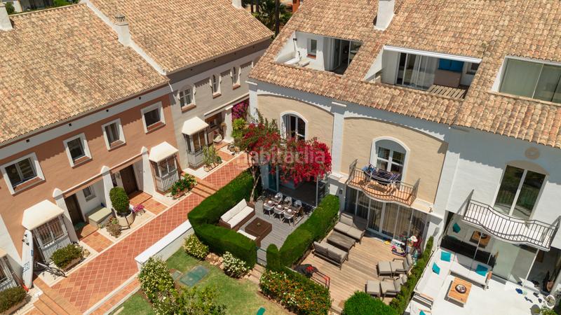 Foto 81ba5f83-b57c-4f01-a0ef-4ab407f845e4. Affitto casa a schiera con parcheggio piscina in bahía de Marbella Marbella