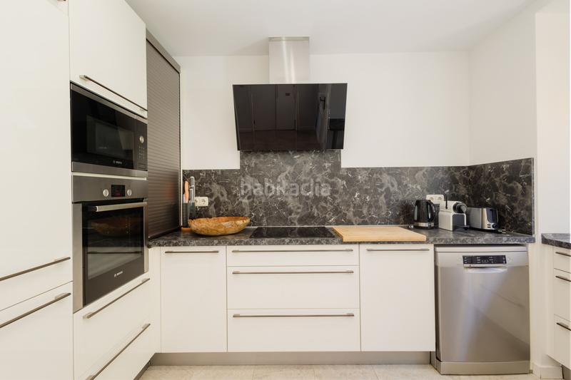 Foto 91be5ca8-dc80-456f-b9ac-15c553029358. Affitto casa a schiera con parcheggio piscina in bahía de Marbella Marbella