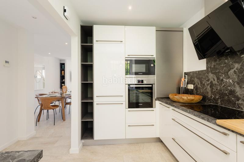Foto bd559413-57ef-4e3a-9e4c-c4f8bc14f147. Affitto casa a schiera con parcheggio piscina in bahía de Marbella Marbella