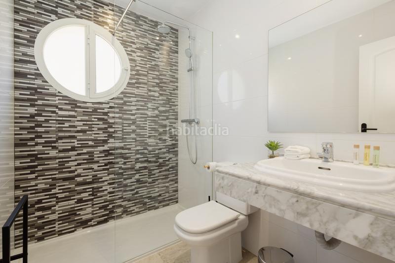 Foto fab6d324-0673-48e1-8626-814485b2a60f. Affitto casa a schiera con parcheggio piscina in bahía de Marbella Marbella