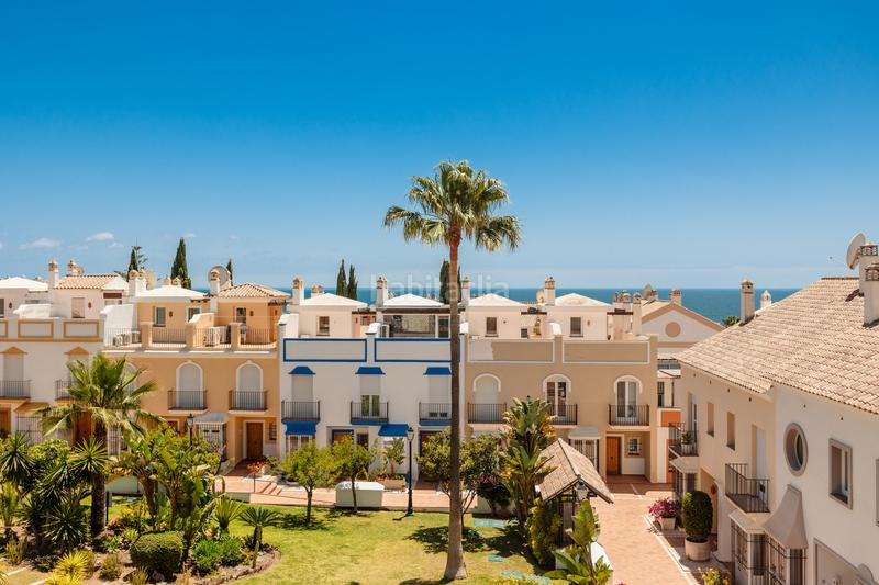 Foto 56c3d8b4-a2b7-44d9-b019-45ef94c86909. Miete reihenhaus mit parking pool in bahía de Marbella Marbella