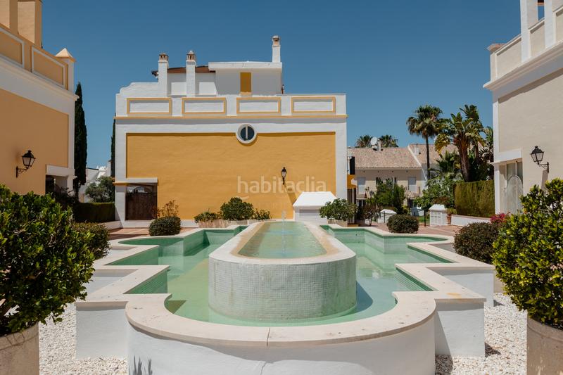 Foto 66176286-5941-448b-b637-f57458a80eed. Miete reihenhaus mit parking pool in bahía de Marbella Marbella