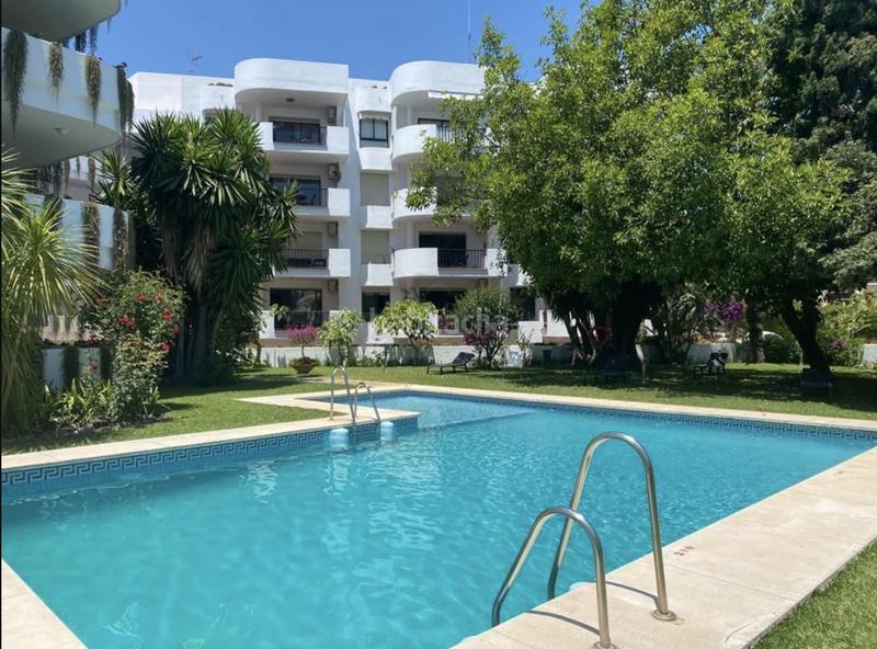 Foto 79c6b0e8-475b-46ef-8983-0dd83ab329f6. Affitto piano terra con parcheggio piscina in Puerto Banús Marbella