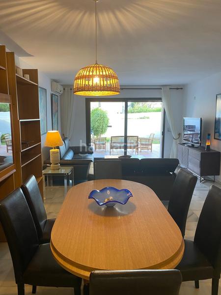 Foto e131b045-f634-4eb3-98d0-ee6e1c59d261. Affitto piano terra con parcheggio piscina in Puerto Banús Marbella