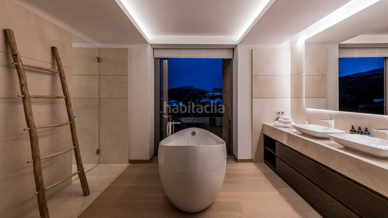 Foto d76a9dda-5533-4fa6-a936-af543fb182a0. Lloguer casa amb aparcament piscina a Los Flamingos Benahavís
