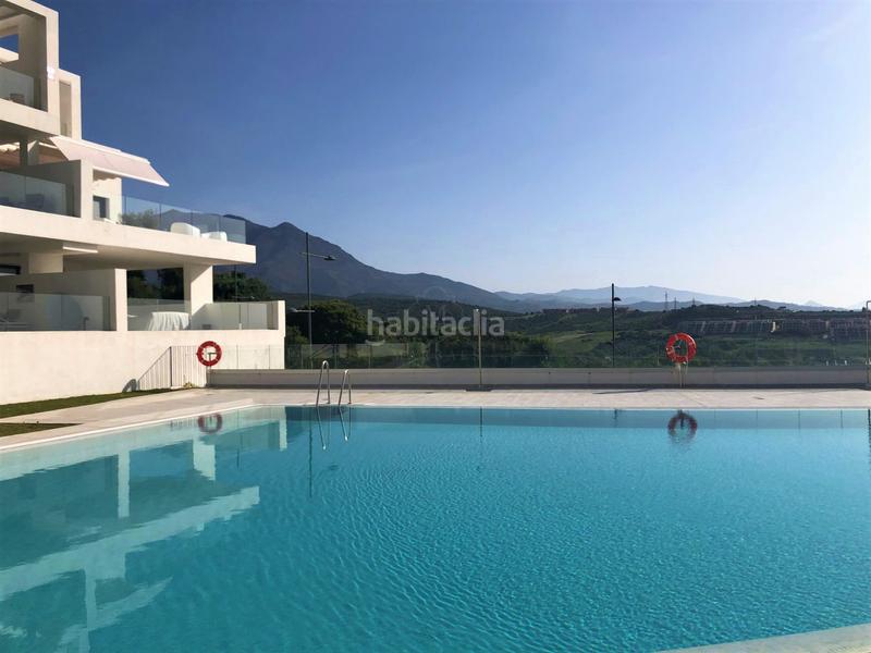 Foto 15bd1e6f-ca5f-4222-a301-c770d189d217. Alquiler apartamento exclusivo apartamento en primera línea de golf en Estepona