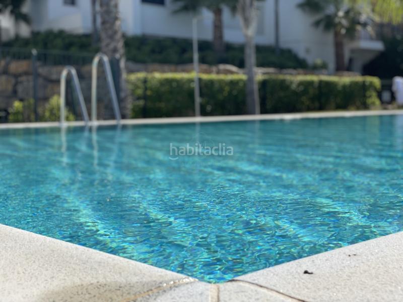 Foto dcdc5672-3138-4c8f-a6dc-98b23714fc32. Alquiler apartamento exclusivo apartamento en primera línea de golf en Estepona
