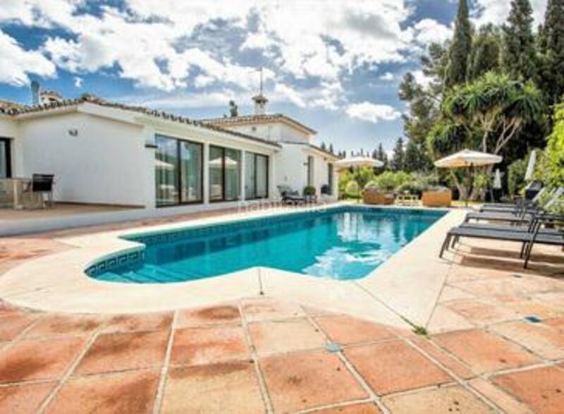 Foto 3faa0c83-65b6-4234-b54c-39bb1b2459ee. Casa exclusiva villa de lujo en primera línea de playa en san pedro de alcántara, málaga en Marbella