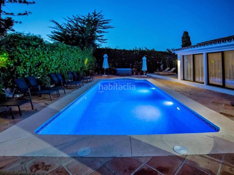 Foto 53f29967-ffbf-44f3-ba46-355bdc36bef0. Casa exclusiva villa de lujo en primera línea de playa en san pedro de alcántara, málaga en Marbella