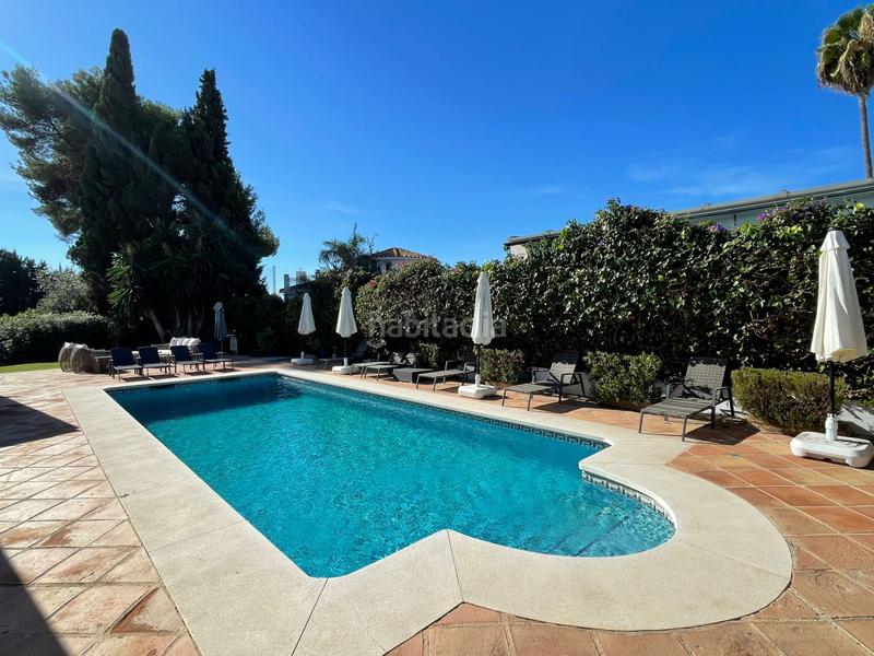 Foto debe6a6a-56c9-40fd-ba47-aabec456a87e. Casa exclusiva villa de lujo en primera línea de playa en san pedro de alcántara, málaga en Marbella