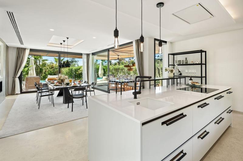 Foto fa0da8c8-eb30-4af2-b078-b1a03aee1d1e. Alquiler casa exclusiva villa en alquiler, con 6 dormitorios, en nueva andalucía en Marbella