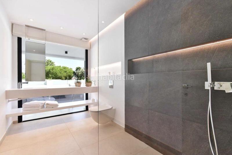 Foto 2b9358d7-1f34-47d3-9698-38d49966df32. Alquiler casa exclusiva villa moderna de lujo en alquiler Las Brisas, nueva andalucía, en Marbella