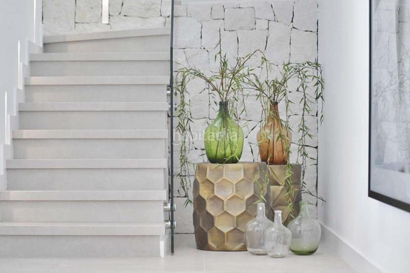 Foto 1ab5b0d7-e5ed-4bf6-a285-2703127f3e35. Lloguer casa amb aparcament piscina a Las Brisas Marbella