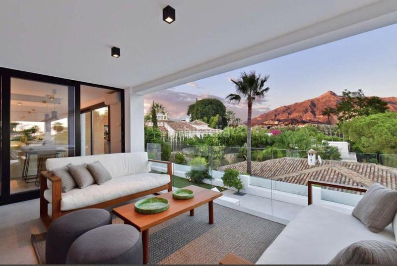 Foto 7e8338a6-5516-44ef-8f51-8db19e2b5633. Lloguer casa amb aparcament piscina a Las Brisas Marbella