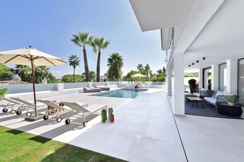 Foto d6ebeb89-dd44-4ff1-9de8-2bf37e9c9043. Lloguer casa amb aparcament piscina a Las Brisas Marbella